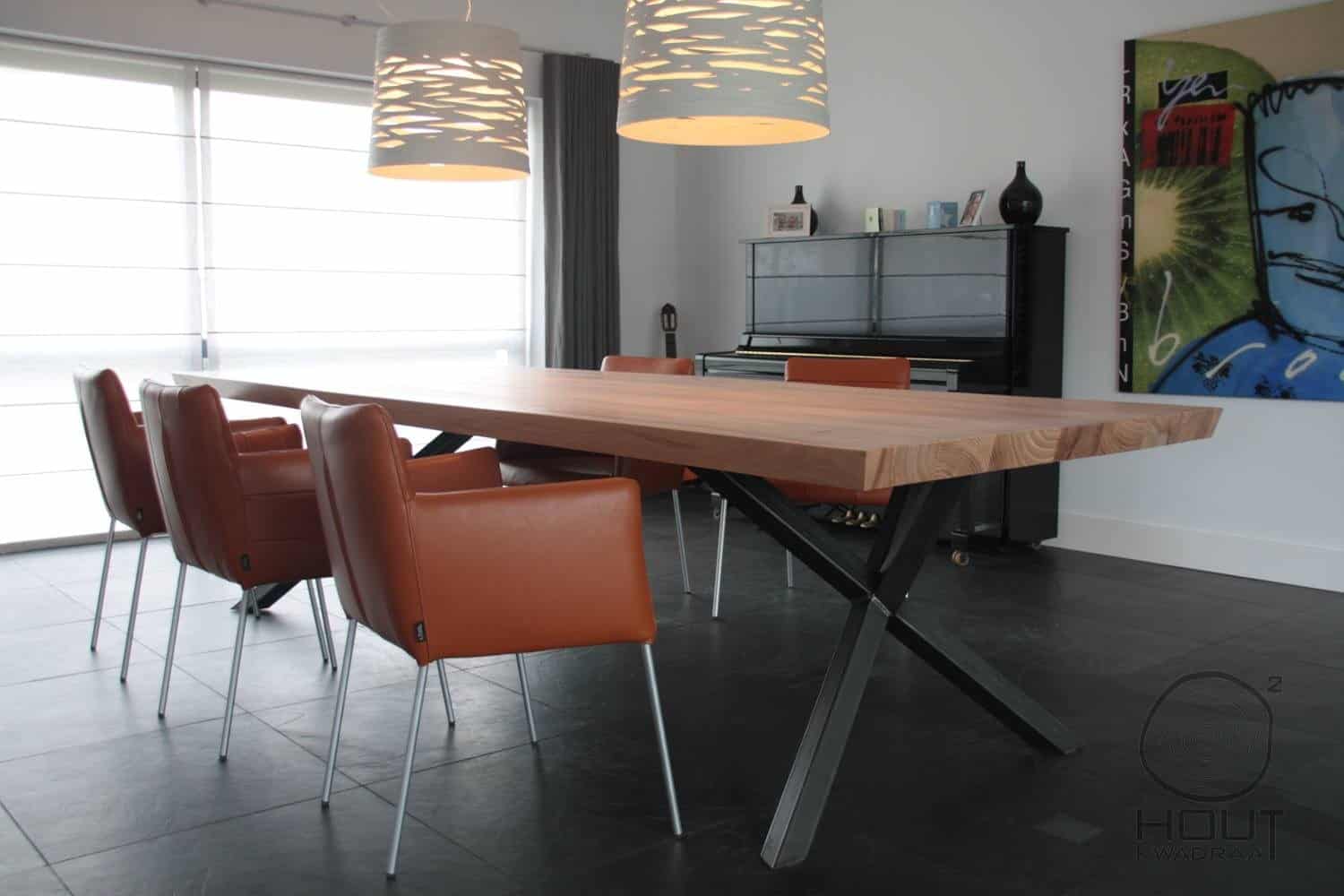 Houten tafel met stalen frame Mooimakerij | Houtkwadraat