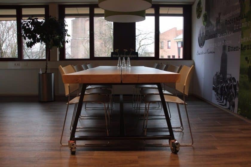 stalen frame tafel
