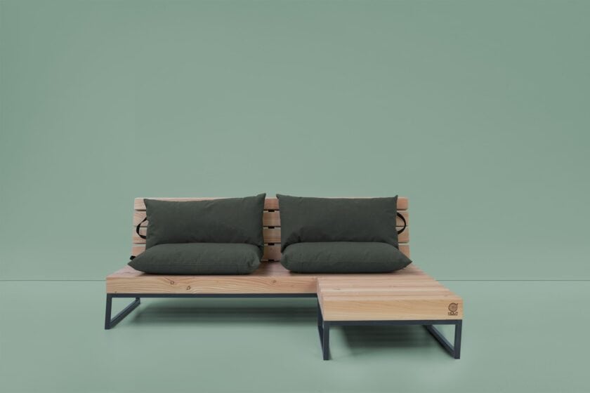 Stoere degelijke Loungebank, een ontwerp van Douglas hout.